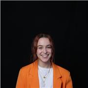 Étudiante en communication ayant effectué la spécialité littérature anglaise avec 19 au bac qui donne des cours de remise à niveau